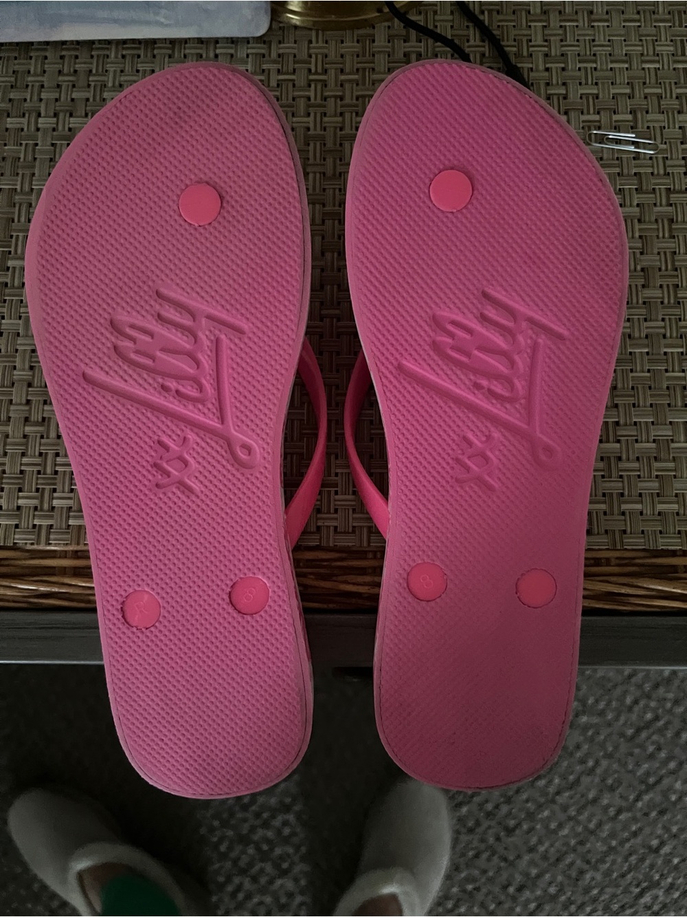 Lilly Pulitzer Pool Flip Flop Sandals Cherry Blossom Pink 7 - Picture 2 of 2